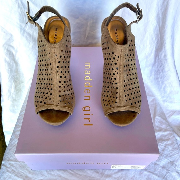 ✨ Madden Girl - Suede Wedges (Size 7 1/2)- Tan/Nude - Picture 6 of 6